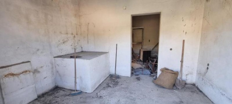 Heraklion Kreta, Heraklion: Unfertiges Gebäude zu verkaufen Haus kaufen